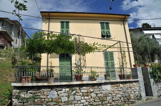 casa indipendente in vendita a Fivizzano