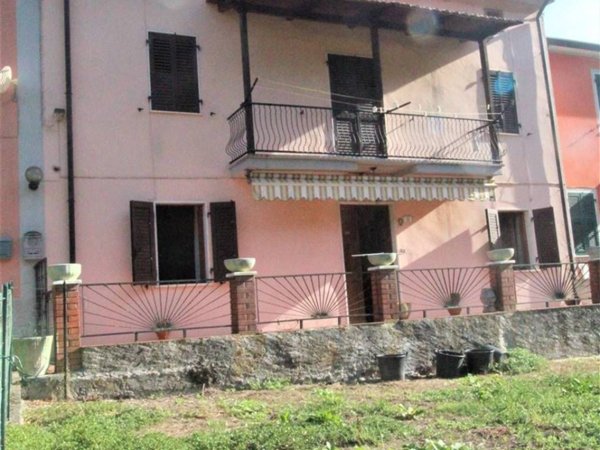 casa indipendente in vendita a Fivizzano in zona Equi Terme