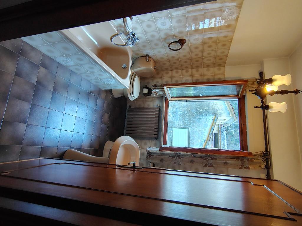 appartamento in vendita a Fivizzano in zona Equi Terme