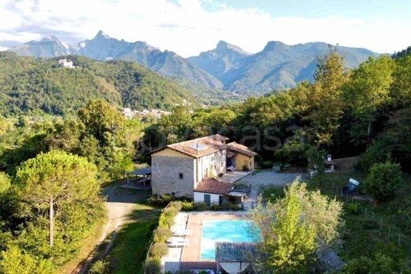 casa indipendente in vendita a Fivizzano in zona Gragnola