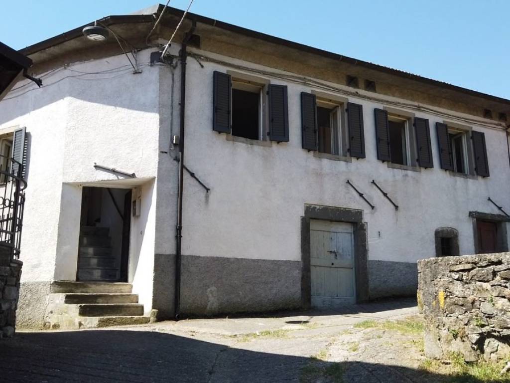 casa indipendente in vendita a Fivizzano