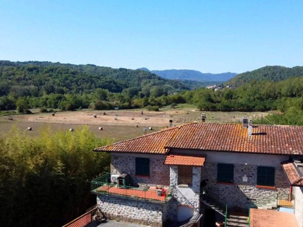 casa indipendente in vendita a Fivizzano