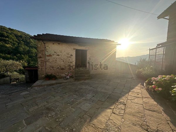 appartamento in vendita a Fivizzano in zona Collegnago