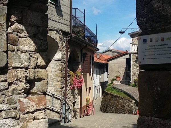 appartamento in vendita a Fivizzano in zona Viano