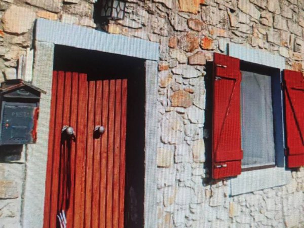 casa indipendente in vendita a Fivizzano in zona Posara