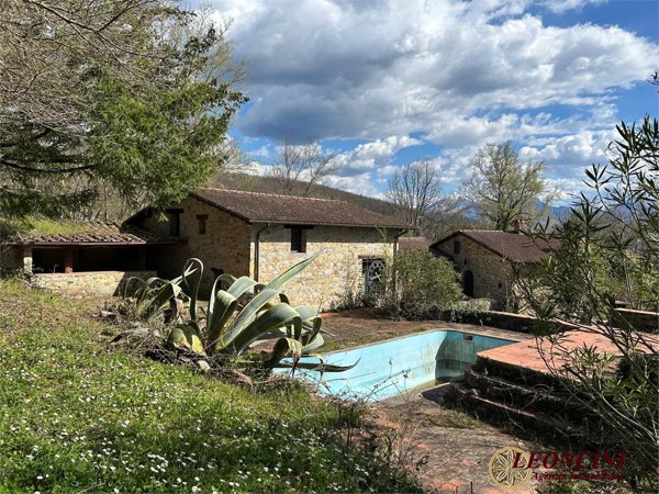 casa indipendente in vendita a Fivizzano in zona Agnino