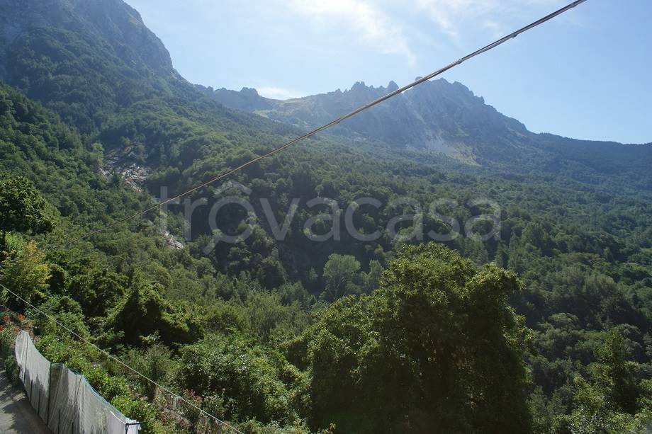 appartamento in vendita a Fivizzano in zona Vinca