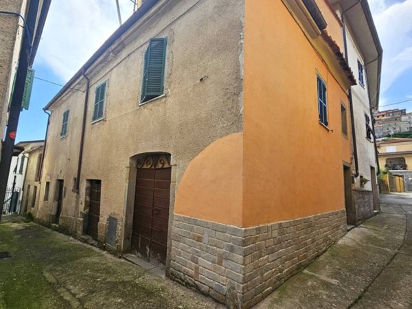 casa indipendente in vendita a Fivizzano in zona San Terenzo