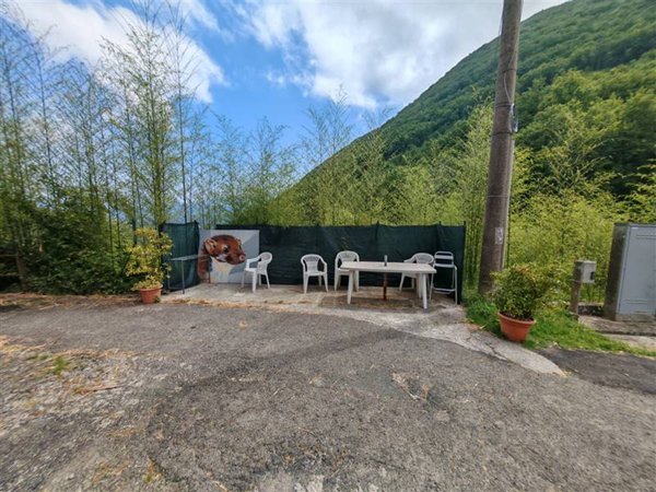 casa indipendente in vendita a Fivizzano in zona Tenerano