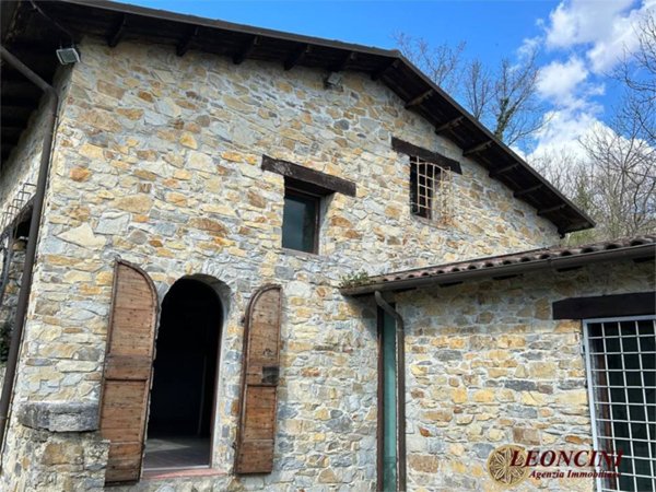 casa indipendente in vendita a Fivizzano in zona Cotto