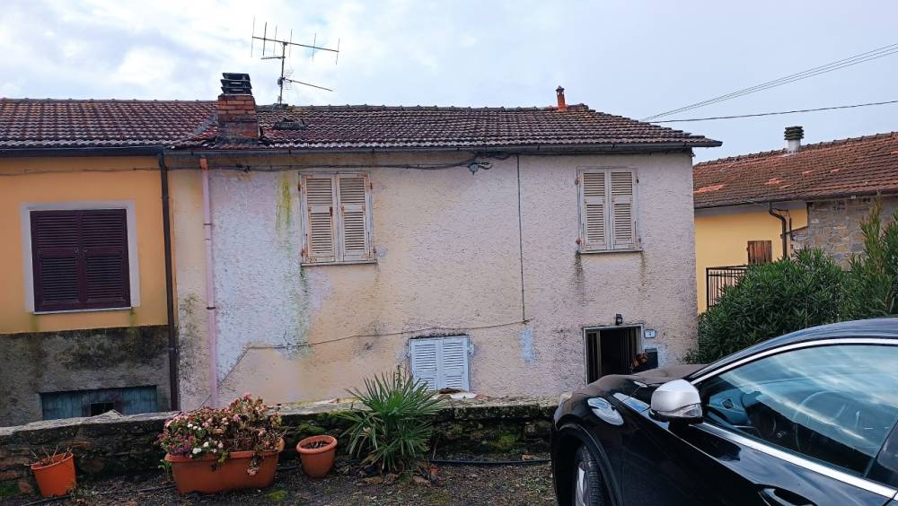 casa indipendente in vendita a Fivizzano in zona Collecchia