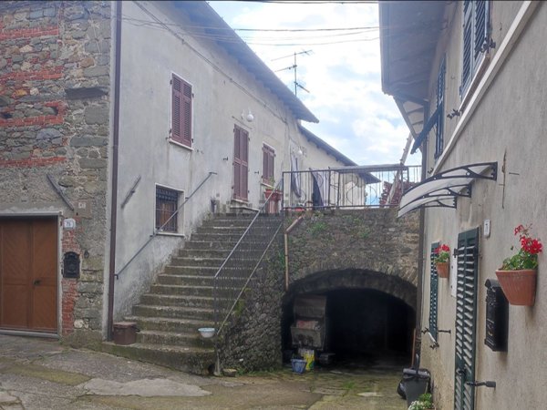 casa indipendente in vendita a Fivizzano
