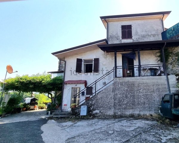 casa indipendente in vendita a Fivizzano