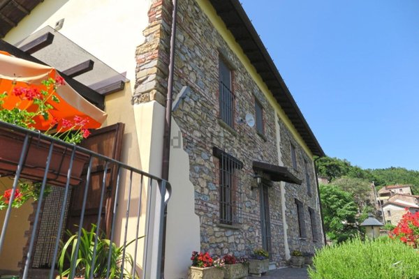 casa indipendente in vendita a Fivizzano