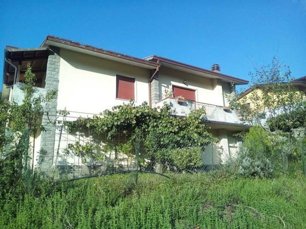 casa indipendente in vendita a Fivizzano