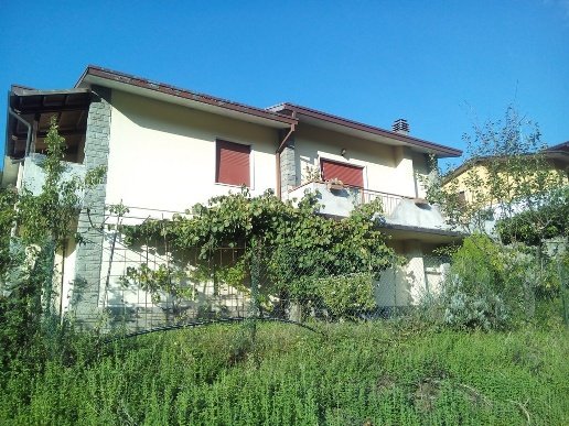 casa indipendente in vendita a Fivizzano