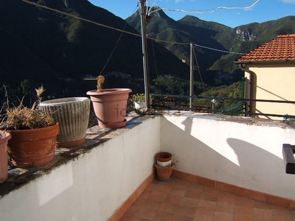 casa indipendente in vendita a Fivizzano