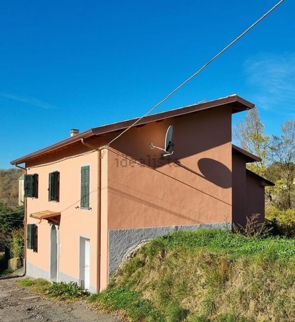 casa indipendente in vendita a Fivizzano