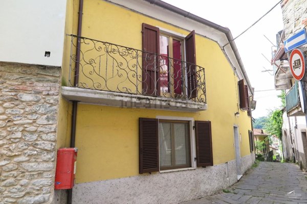 casa semindipendente in vendita a Fivizzano in zona Soliera Apuana
