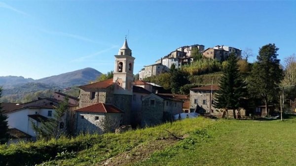 casa indipendente in vendita a Fivizzano