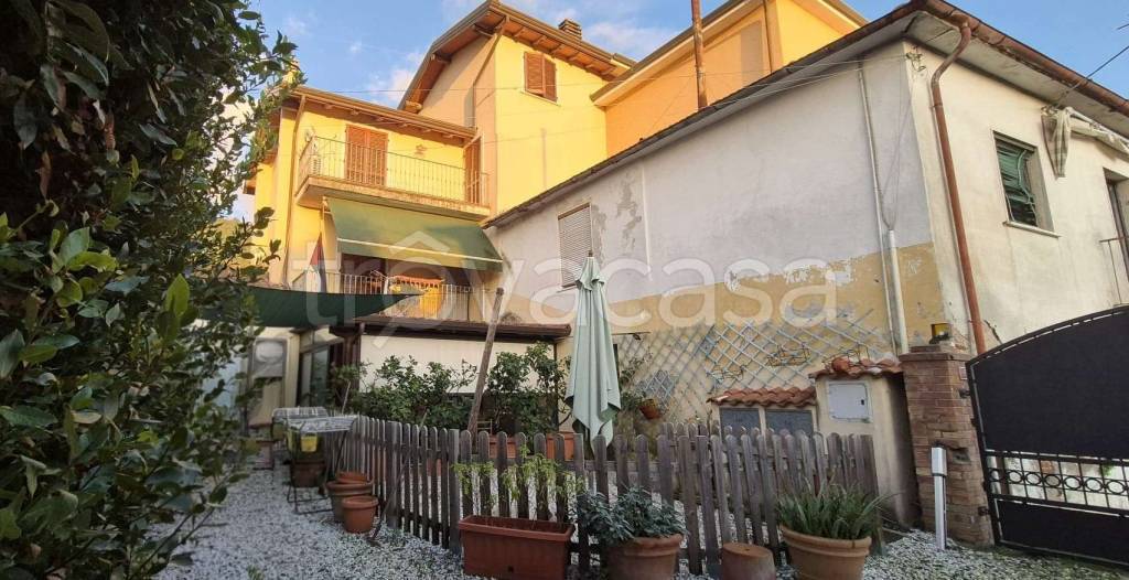 casa indipendente in vendita a Fivizzano in zona Turano