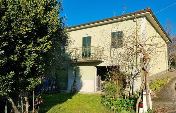 casa indipendente in vendita a Fivizzano