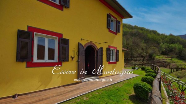 casa indipendente in vendita a Fivizzano in zona Tenerano