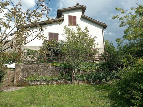casa indipendente in vendita a Fivizzano