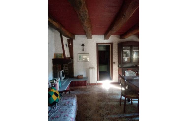 casa indipendente in vendita a Fivizzano in zona Viano