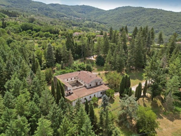 intera palazzina in vendita a Fivizzano