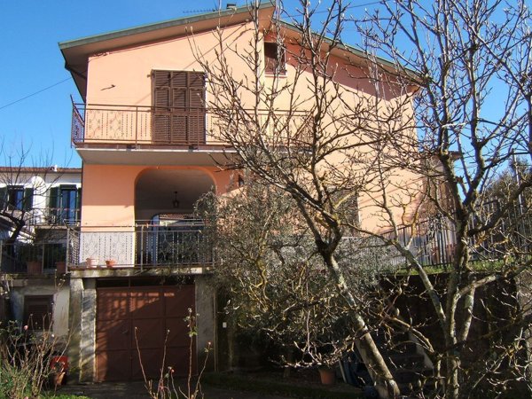 casa indipendente in vendita a Fivizzano