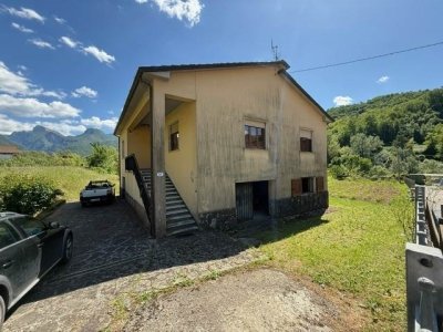 casa indipendente in vendita a Fivizzano in zona Gragnola