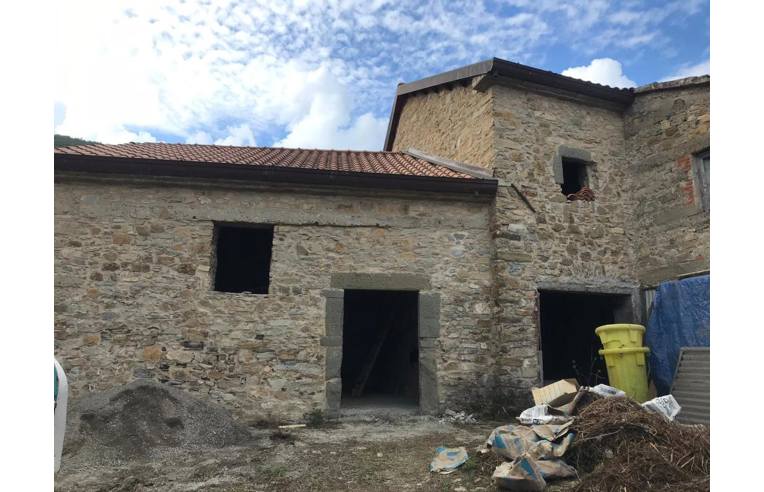 casa indipendente in vendita a Fivizzano in zona Cotto