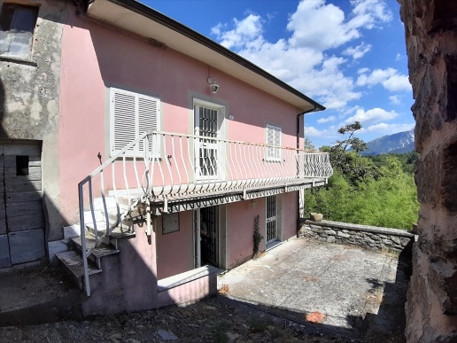 casa indipendente in vendita a Fivizzano
