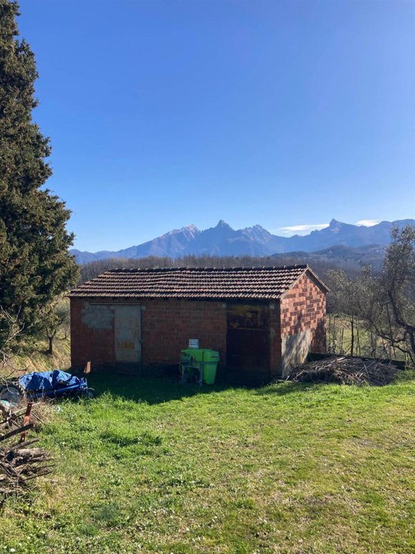 casa indipendente in vendita a Fivizzano