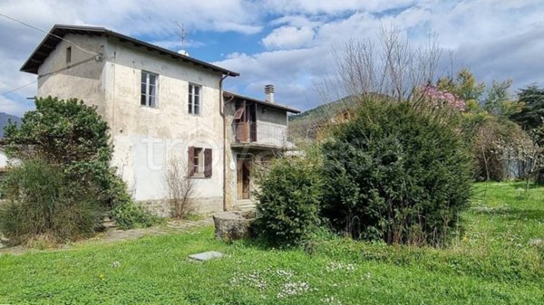 casa indipendente in vendita a Fivizzano