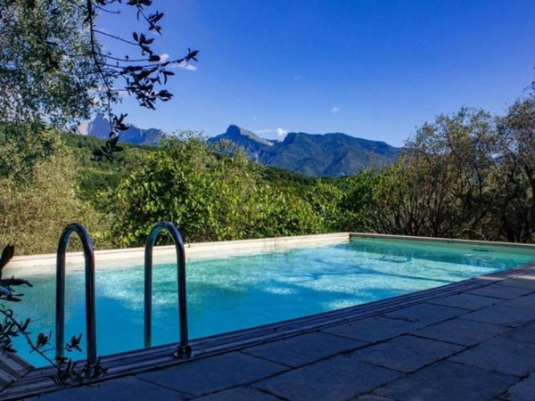 casa indipendente in vendita a Fivizzano in zona Moncigoli