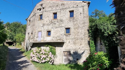 casa indipendente in vendita a Fivizzano