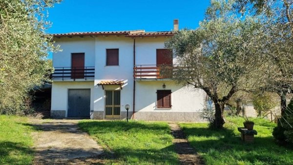 casa indipendente in vendita a Fivizzano