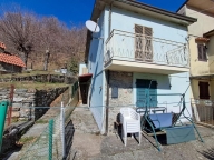 casa indipendente in vendita a Fivizzano in zona Vinca