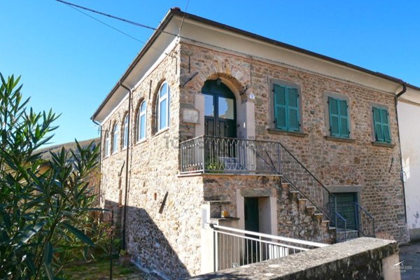 casa indipendente in vendita a Fivizzano