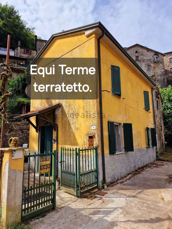 casa indipendente in vendita a Fivizzano in zona Equi Terme