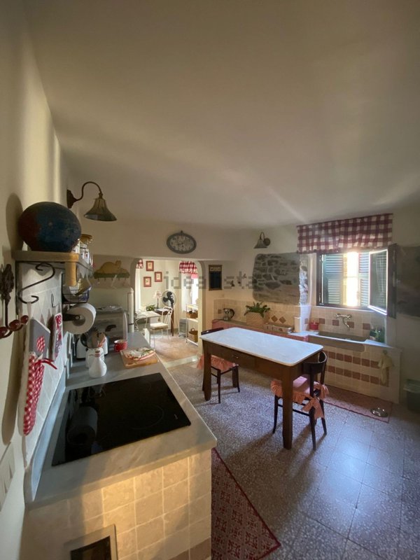 casa indipendente in vendita a Fivizzano