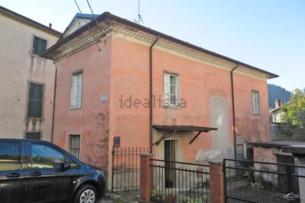 casa indipendente in vendita a Fivizzano