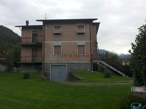 casa indipendente in vendita a Fivizzano in zona Gragnola