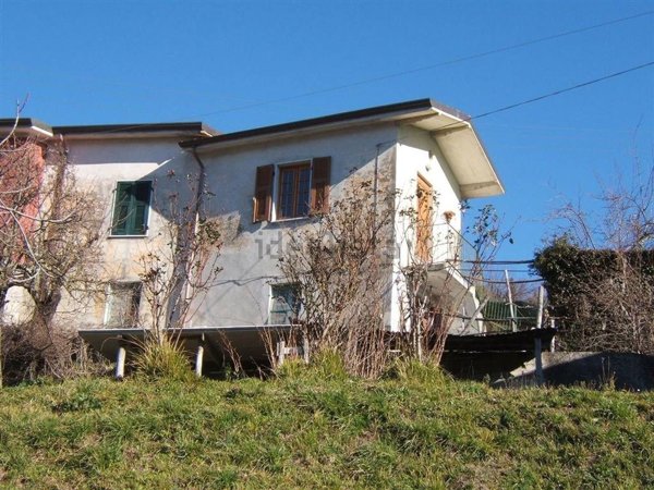 casa semindipendente in vendita a Fivizzano