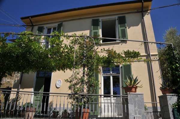 casa semindipendente in vendita a Fivizzano