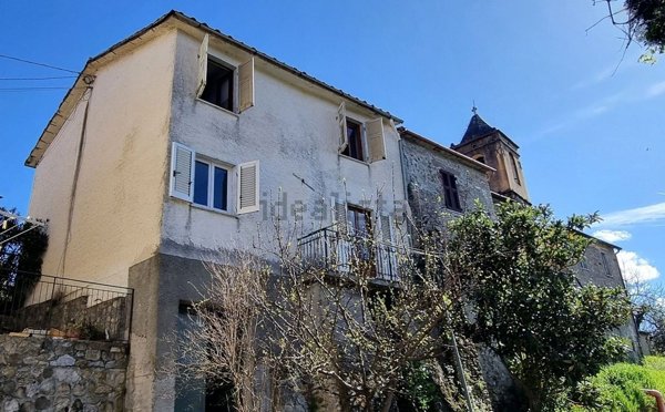 casa indipendente in vendita a Fivizzano