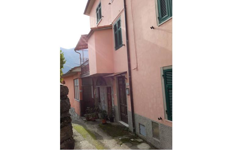 casa indipendente in vendita a Fivizzano in zona Equi Terme