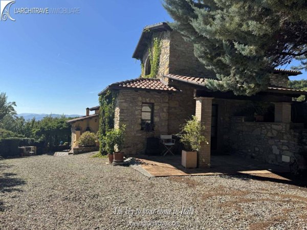 casa indipendente in vendita a Fivizzano in zona San Terenzo